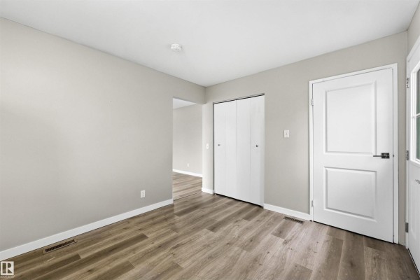 Primary Bedroom - 3927 22 Av Nw, Edmonton, AB T6L4M1 Photo 3