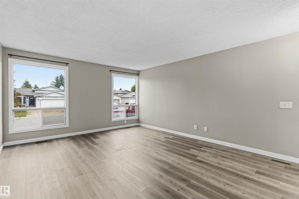 Bedroom 2 - 3927 22 Av Nw, Edmonton, AB T6L4M1 Photo 4