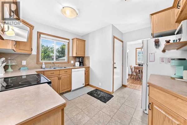 Bedroom - 3927 40a Avenue, Red Deer, AB T4N2W9 Photo 5