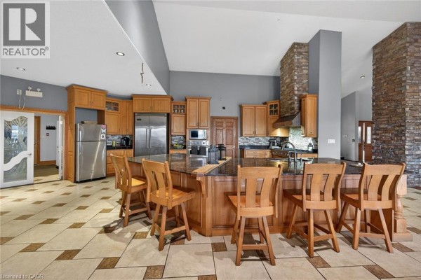 393 Old Onondaga Road E, Brantford, ON, photo 2