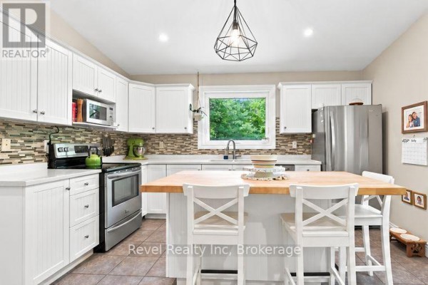 393 Rankin Lake Road, Seguin, ON P2A2W8 Photo 4