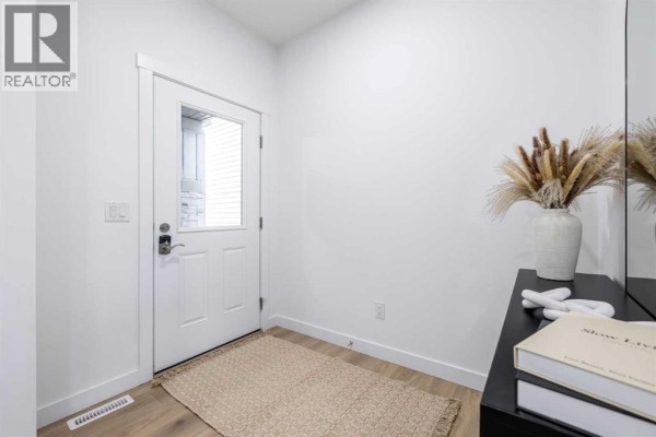 Living room - 393 Sora Park Se, Calgary, AB T3S1C4 Photo 3