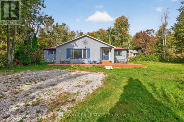 Living room - 3934 Lakeview Road, Innisfil, ON L9S2V5 Photo 3