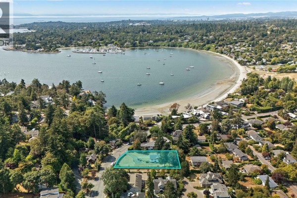 3934 Telegraph Bay Rd, Saanich, BC, photo 2