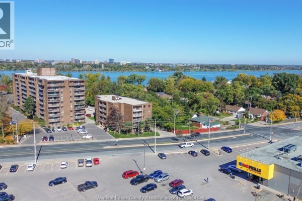 3936 Wyandotte Unit# 304, Windsor