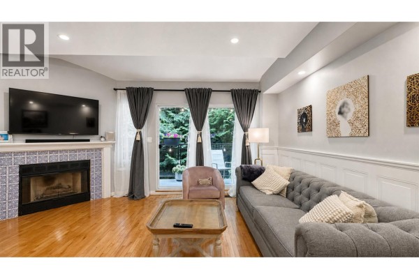 3938 Indian River Drive, North Vancouver, BC V7G2G9 Photo 3