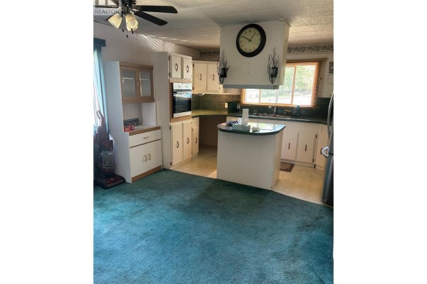 Living room - 3939 Weiland Road, Chetwynd, BC V0C1J0 Photo 3