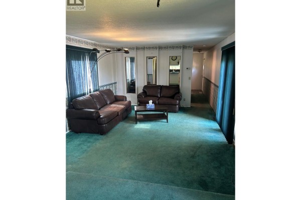 4pc Bathroom - 3939 Weiland Road, Chetwynd, BC V0C1J0 Photo 4