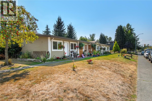 394 Cedar St, Campbell River, BC V9W2V2 Photo 3