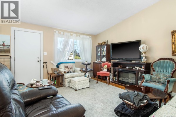 394 Cedar St, Campbell River, BC V9W2V2 Photo 4