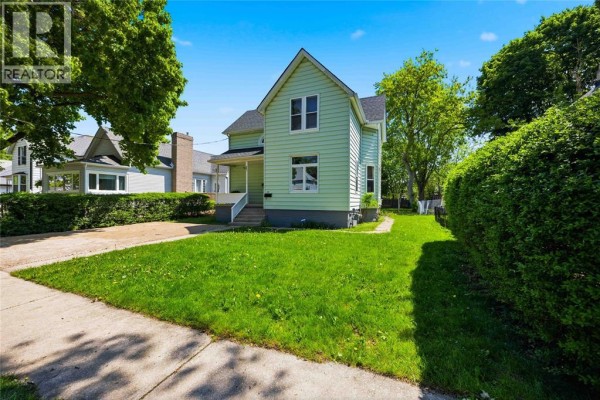 394 Palmerston Street South, Sarnia, ON, photo 3