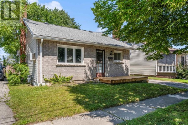 Primary Bedroom - 394 Simpson Avenue, Welland, ON L3B4Z2 Photo 3