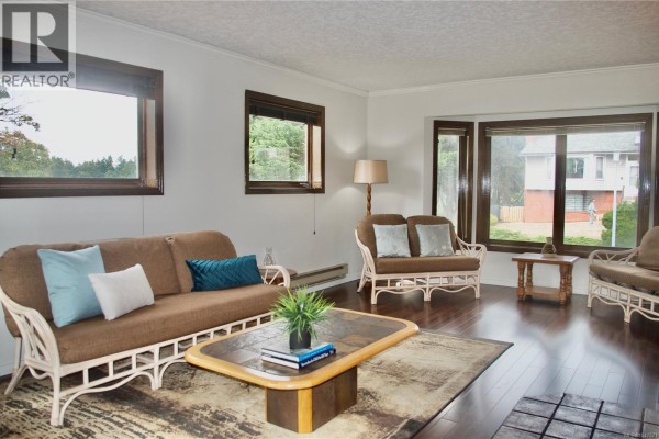 3941 Raymond St S, Saanich, BC, photo 3