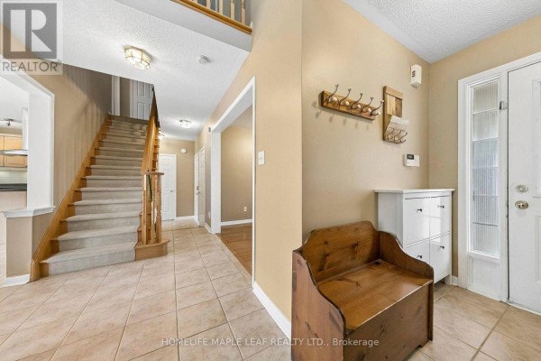 Family room - 3948 Deepwood Heights, Mississauga, ON L5M6L9 Photo 2