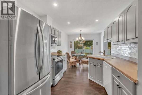 Foyer - 3948 Finnerty Road Unit# 175, Penticton, BC V2A8P8 Photo 2