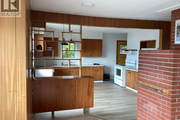 Kitchen - 395 2nd St, Sointula, BC V0N3E0 Photo 4