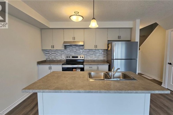 4pc Bathroom - 395 Benninger Drive, Kitchener, ON N2E0K1 Photo 3