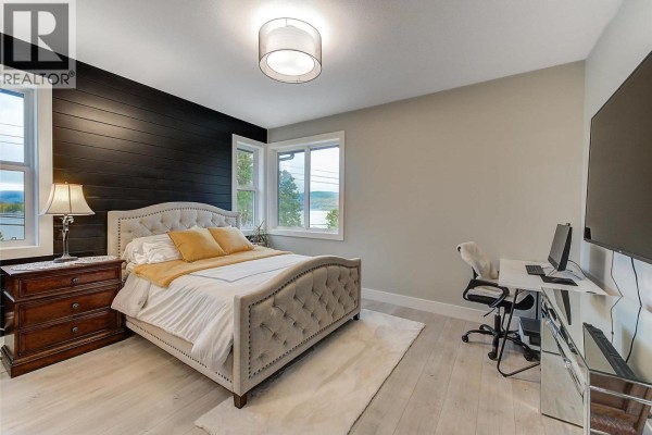 Bedroom - 3953 Beachview Drive, West Kelowna, BC V4T2K1 Photo 5