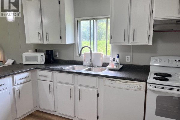 Family room - 3954 Mclean Road, Quesnel, BC V2J6V5 Photo 4