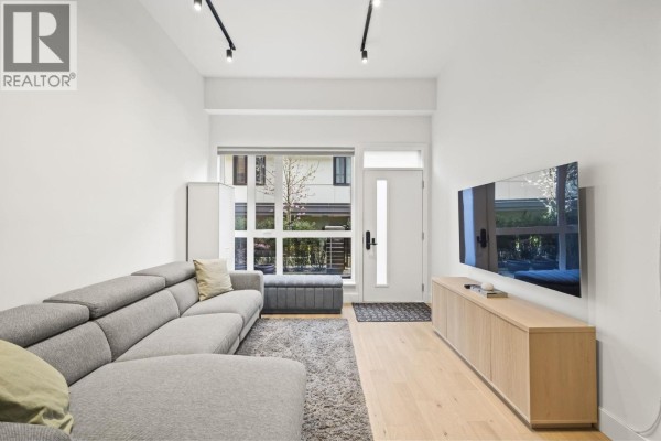 3958 Dumfries Street, Vancouver, BC V5N0J1 Photo 4