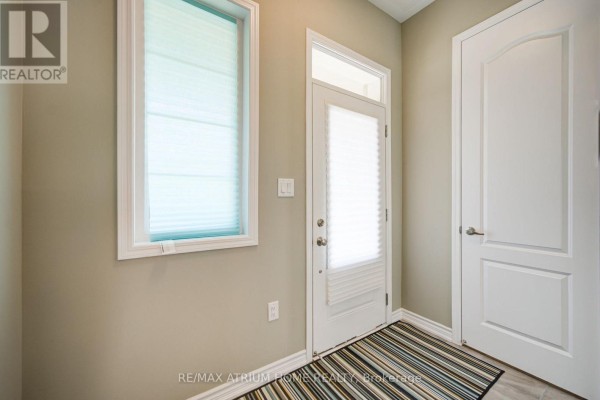 Laundry room - 396 Thomas Phillips Drive, Aurora, ON L4G0T2 Photo 2
