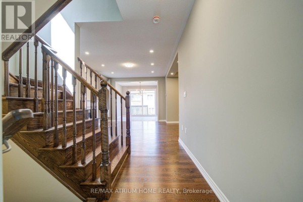 Dining room - 396 Thomas Phillips Drive, Aurora, ON L4G0T2 Photo 4