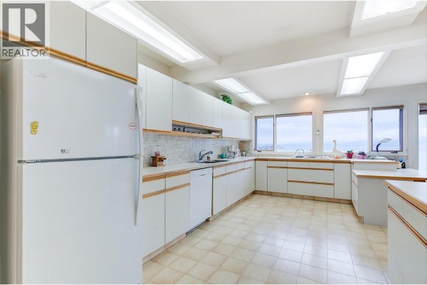 4pc Bathroom - 3963 Angus Drive, West Kelowna, BC V4T2K1 Photo 4