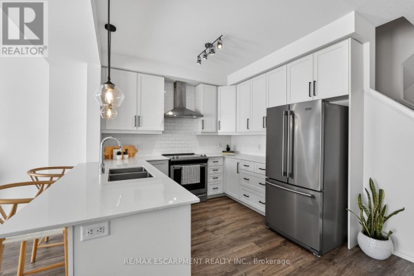 Kitchen - 3963 Crown Street, Lincoln, ON L3J0T1 Photo 5