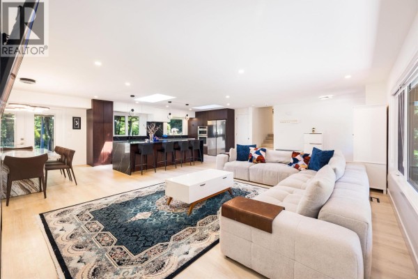 3965 Viewridge Place, West Vancouver, BC V7V3K7 Photo 5