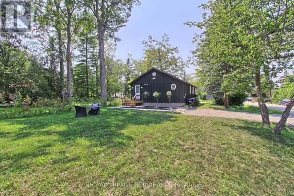 Kitchen - 3967 Algonquin Avenue, Innisfil, ON L9S2M1 Photo 3