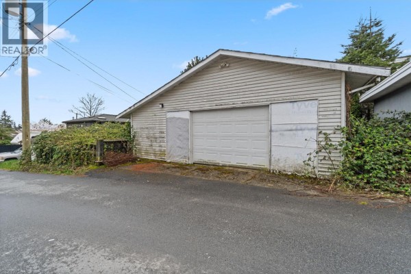 3977 Forest Street, Burnaby, BC V5G1W7 Photo 4