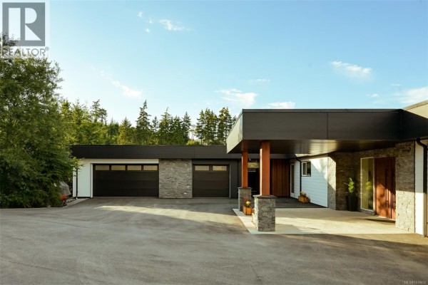 Kitchen - 3979 Goldstream Heights Dr, Shawnigan Lake, BC V8H2J1 Photo 4