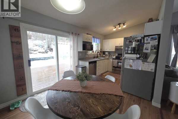 Primary Bedroom - 398 W 5th Street, Vanderhoof, BC V0J3A0 Photo 4