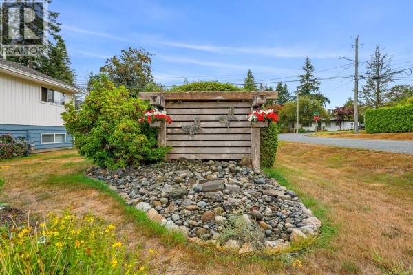 Laundry room - 3980 Dillman Rd, Campbell River, BC V9H1G9 Photo 4