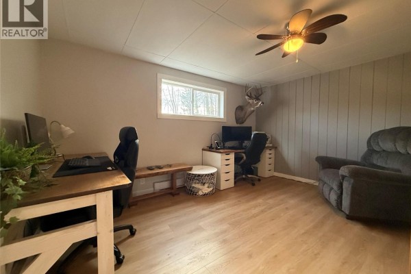 Bedroom - 3988 Sweetwater Road, Dawson Creek, BC V1G0J3 Photo 4