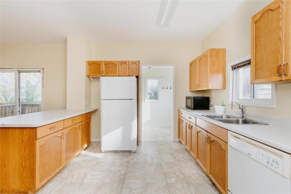 Dining room - 399 Central Avenue, Ste Anne, MB R5H1G1 Photo 2