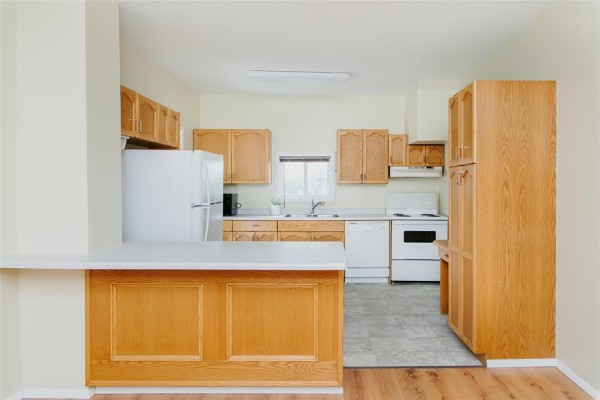 Living room - 399 Central Avenue, Ste Anne, MB R5H1G1 Photo 3