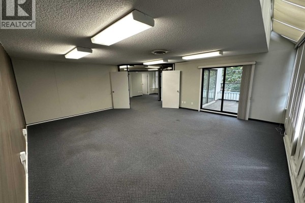 399 Mountain Highway, North Vancouver, BC V7J2K9 Photo 5