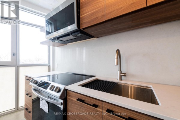 Bedroom - 3a - 3333 Dundas Street W, Toronto, ON M6P2A6 Photo 4