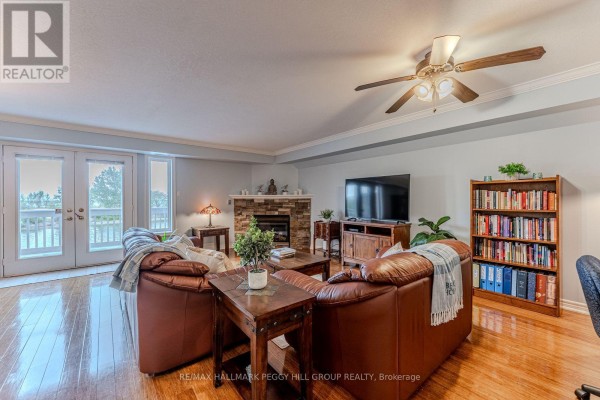 Living room - 3b - 194 River Road E, Wasaga Beach, ON L9Z2L6 Photo 4