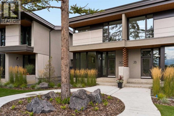 Close-up of modern duplex entrance at 3c and 3b Willow Crescent SW. - 3c Willow Crescent Sw, Calgary