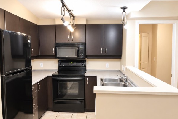 Apartment for rent at 3f 10866 City Parkway, Surrey, BC - MLS® Bqvcq3