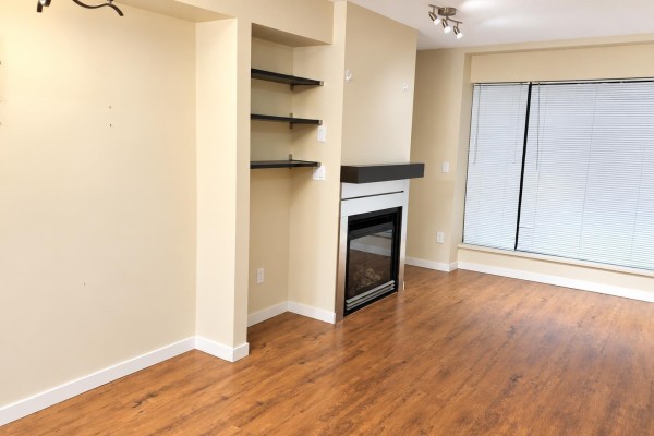3f 10866 City Parkway, Surrey, BC V3T5W9 Photo 4
