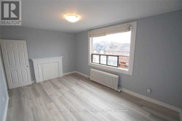Bathroom - 3rd Floor - 1104 College Street, Toronto, ON M6H1B3 Photo 4
