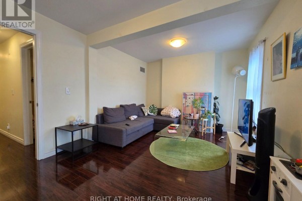 Primary Bedroom - 3rd Floor - 608 Bloor Street W, Toronto, ON M6G1K4 Photo 3