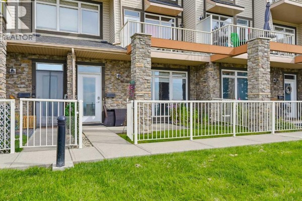 Kitchen - 4, 117 Rockyledge View Nw, Calgary, AB T3G5X1 Photo 2