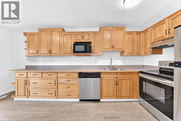 Bedroom - 4, 2323 Oakmoor Drive Sw, Calgary, AB T2V4T2 Photo 5