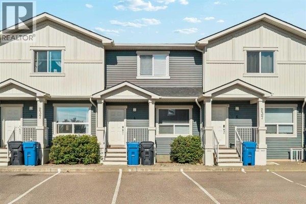 4, 237 Silkstone Road W, Lethbridge