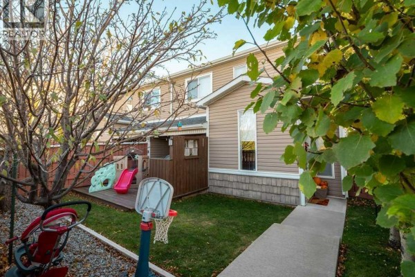 Bedroom - 4, 3918 Sundance Road, Coalhurst, AB T0L0V2 Photo 3