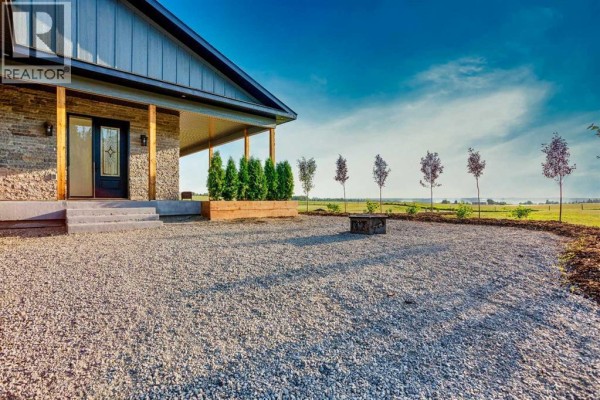 Living room - 4, 4141 Township Road 340, Rural Mountain View County, AB T0M1C0 Photo 5